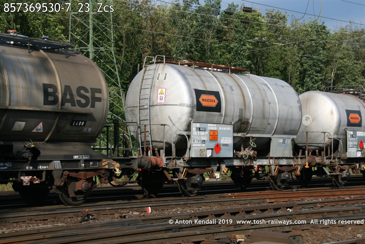 857369530-7_23_Zcs.jpg